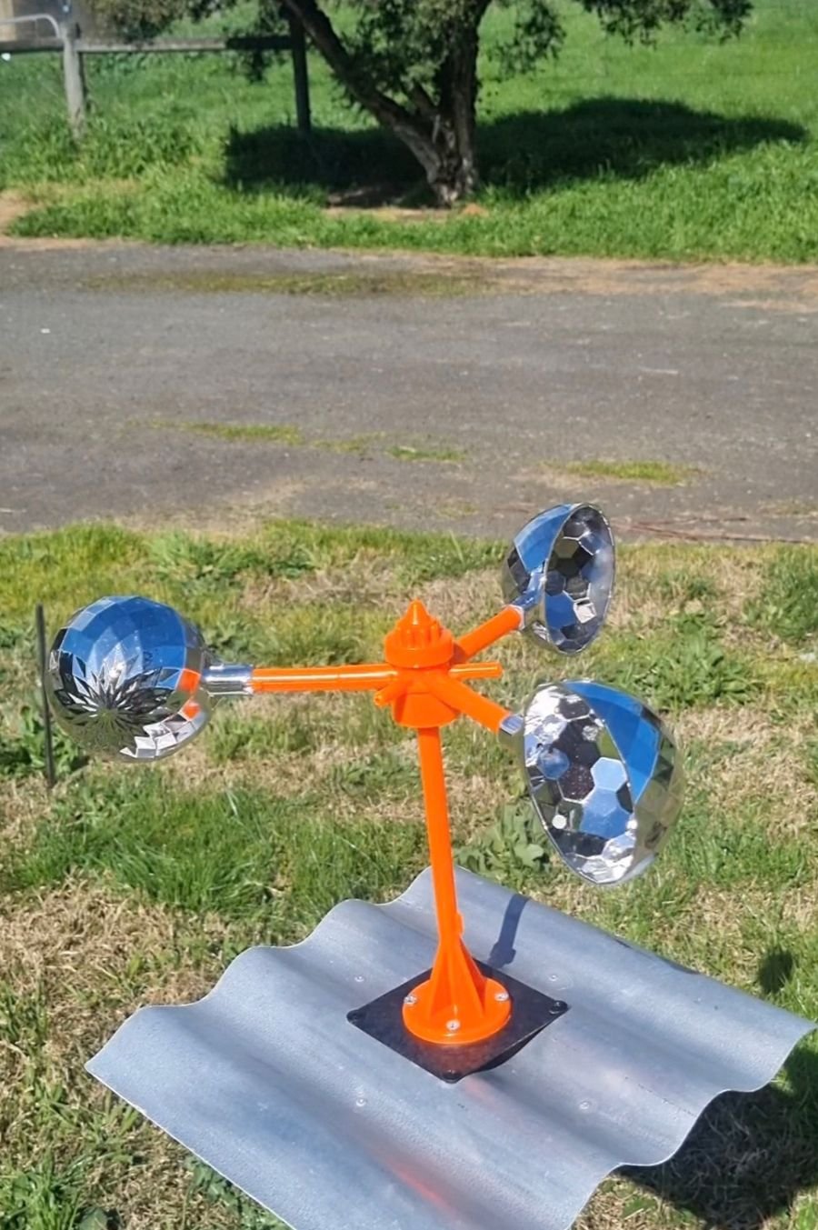 EBS The Spinner Bird Scarer